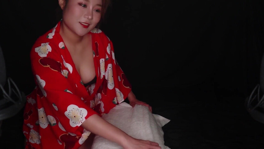 Uying ASMR - Kimono