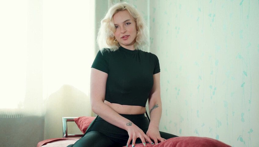 thesounds_of_girls ASMR - Gently Girlfriend Licks Your Ears Intense Mouth Sounds with Elsa (3Dio, 4K)