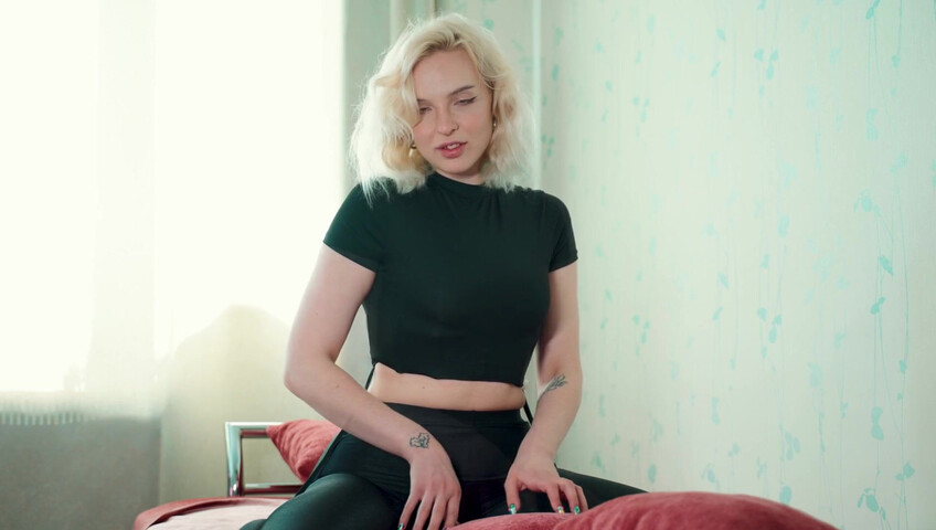 thesounds_of_girls ASMR - Gently Girlfriend Licks Your Ears Intense Mouth Sounds with Elsa (3Dio, 4K)