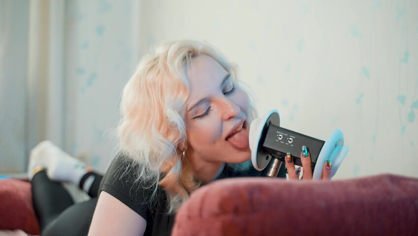 thesounds_of_girls ASMR - Gently Girlfriend Licks Your Ears Intense Mouth Sounds with Elsa (3Dio, 4K)
