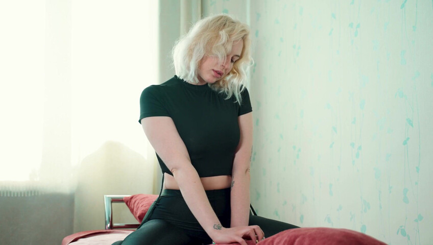 thesounds_of_girls ASMR - Gently Girlfriend Licks Your Ears Intense Mouth Sounds with Elsa (3Dio, 4K)