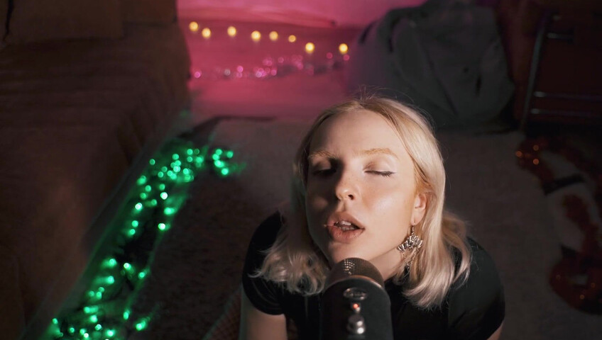 thesounds_of_girls ASMR - Intense Licking Blue Yeti