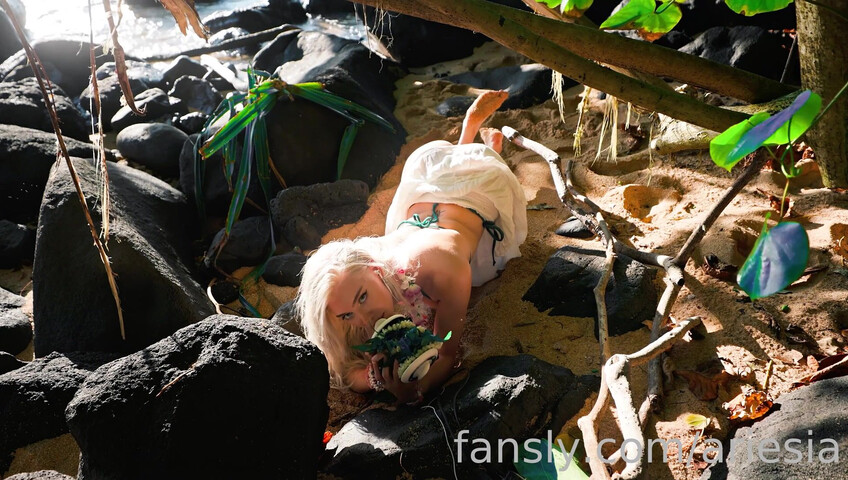 tysria ariesia whosari1414 aleksandraverse SPICY KAUAI BEACH ASMR