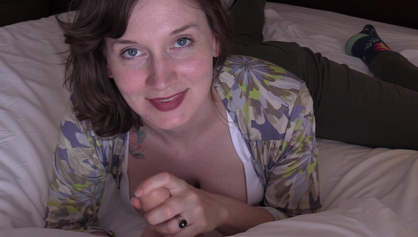 Bettie Bondage - Mom Teaches your Wife How to Suck​