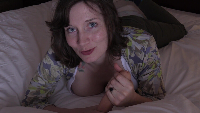 Bettie Bondage - Mom Teaches your Wife How to Suck​