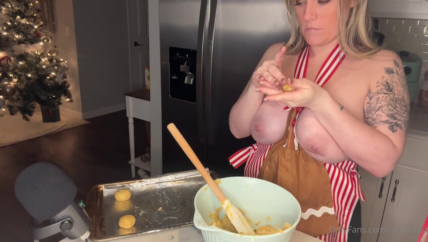 Miss Cassi ASMR - 23 December 2025 - Baking Christmas Cookies