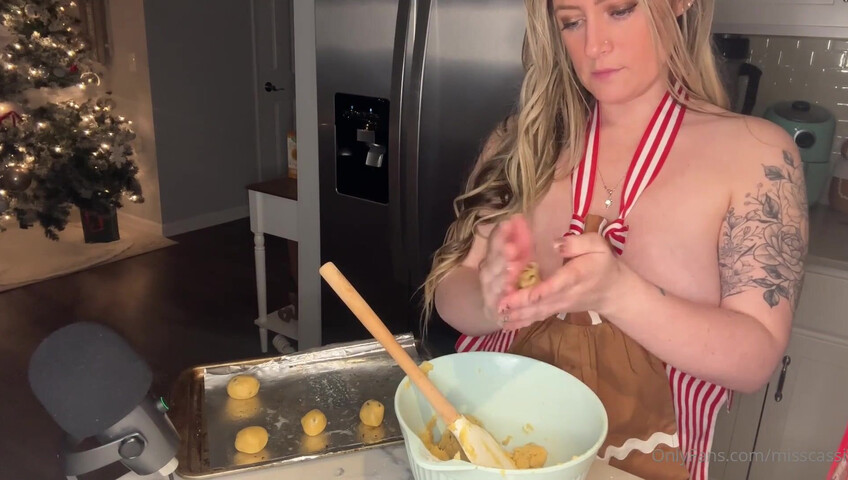 Miss Cassi ASMR - 23 December 2025 - Baking Christmas Cookies