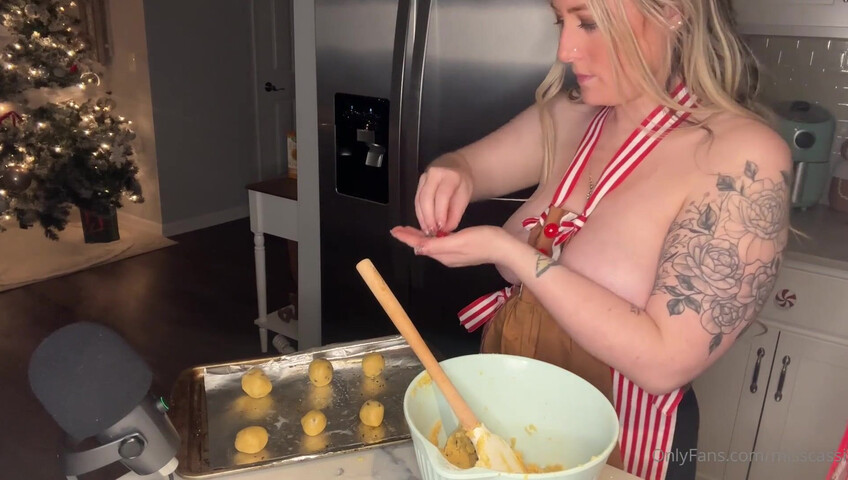 Miss Cassi ASMR - 23 December 2025 - Baking Christmas Cookies
