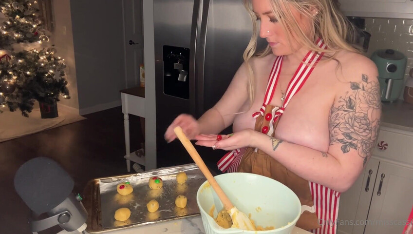 Miss Cassi ASMR - 23 December 2025 - Baking Christmas Cookies