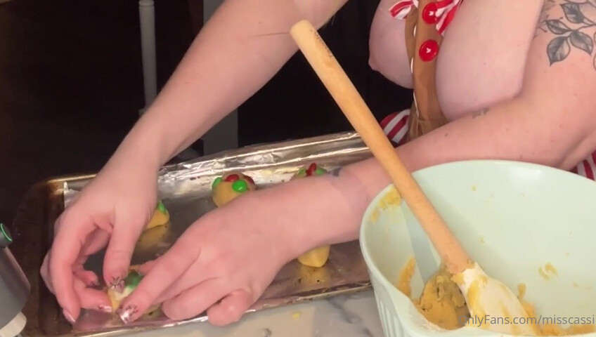 Miss Cassi ASMR - 23 December 2025 - Baking Christmas Cookies