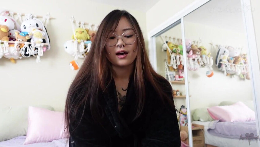 ur2dwaifu – Fucking Your Wife's Little step-Sister