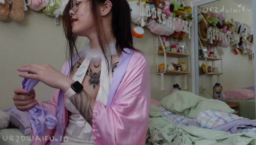 ur2dwaifu – Step-Mommy Takes Care of You