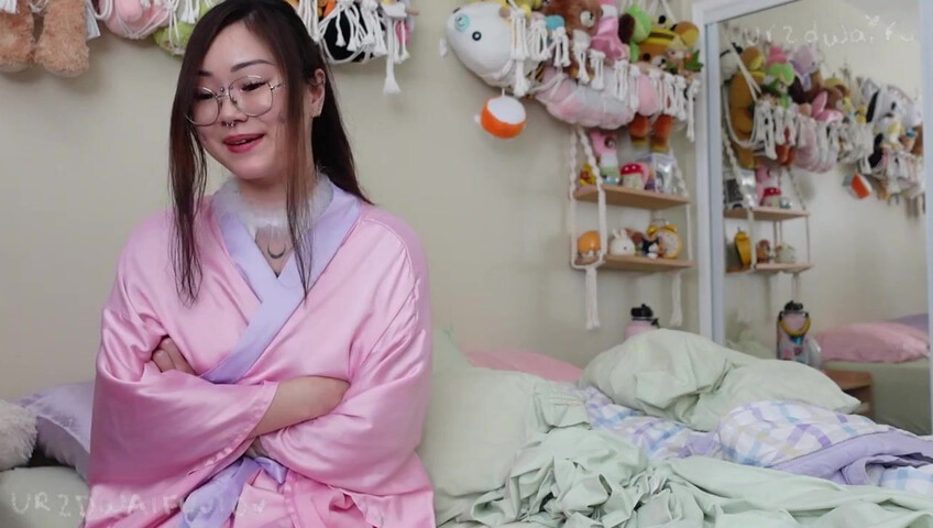 ur2dwaifu – Step-Mommy Takes Care of You