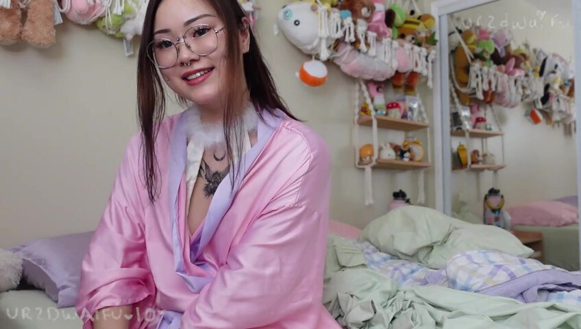 ur2dwaifu – Step-Mommy Takes Care of You