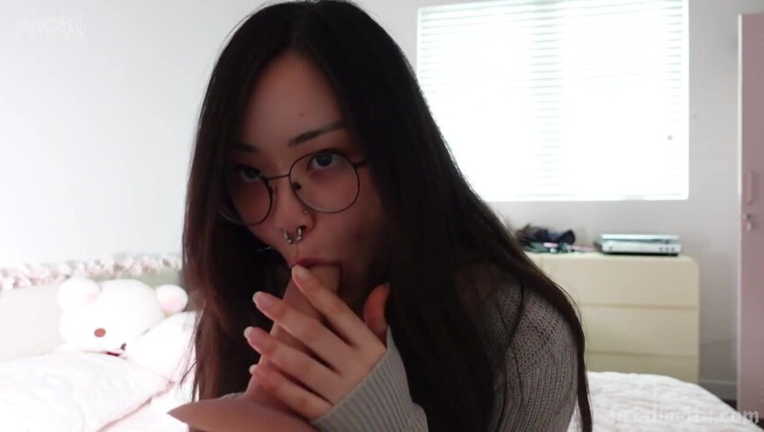 ur2dwaifu – Surprise for step-Mommy