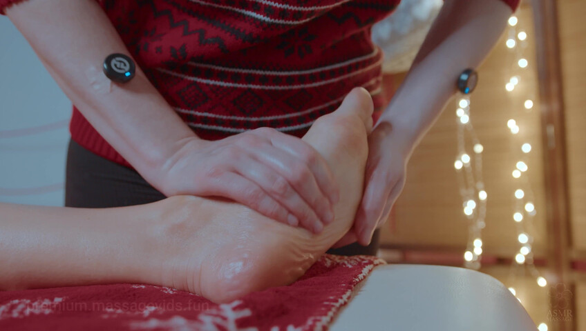 ASMR Massage - Christmas Special 2025 Relaxing Masage by Anna to Violetta