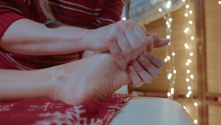 ASMR Massage - Christmas Special 2025 Relaxing Masage by Anna to Violetta