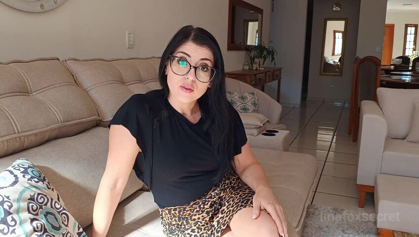 Loreena Fox – Milf Next Door Blackmails You – pt. 1