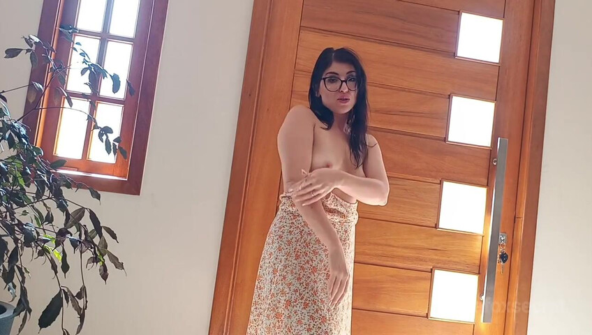 Loreena Fox – Milf Next Door Blackmails You – pt. 1