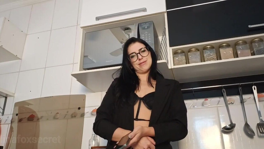 Loreena Fox – Milf next door Blackmails you – pt. 2