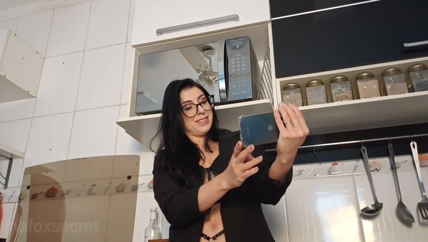 Loreena Fox – Milf next door Blackmails you – pt. 2