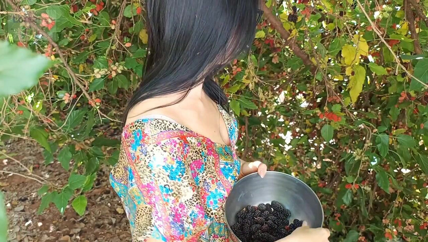 Loreena Fox – Step-Mommy's Mulberries