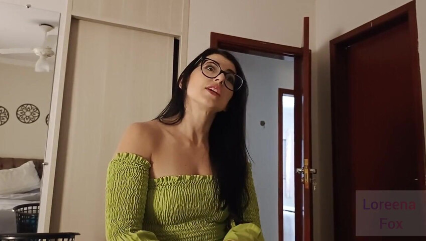 Loreena Fox – Stealing Stepmom's Panties