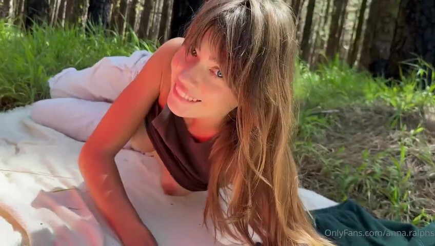 Dean Ralphs and Anna Ralphs - Nature Blowjob with Facial