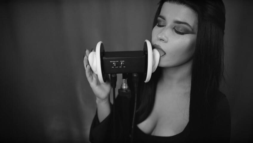 Lerka ASMRka - Halloween ASMR Morticia Addams | Ear licking