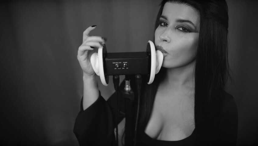 Lerka ASMRka - Halloween ASMR Morticia Addams | Ear licking