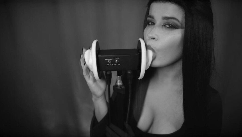 Lerka ASMRka - Halloween ASMR Morticia Addams | Ear licking