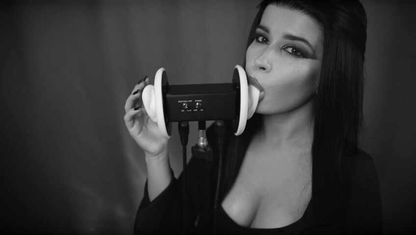Lerka ASMRka - Halloween ASMR Morticia Addams | Ear licking