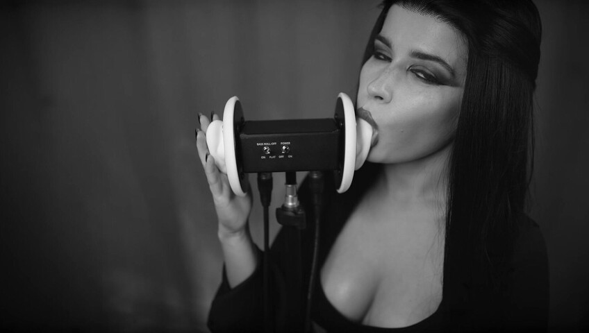 Lerka ASMRka - Halloween ASMR Morticia Addams | Ear licking