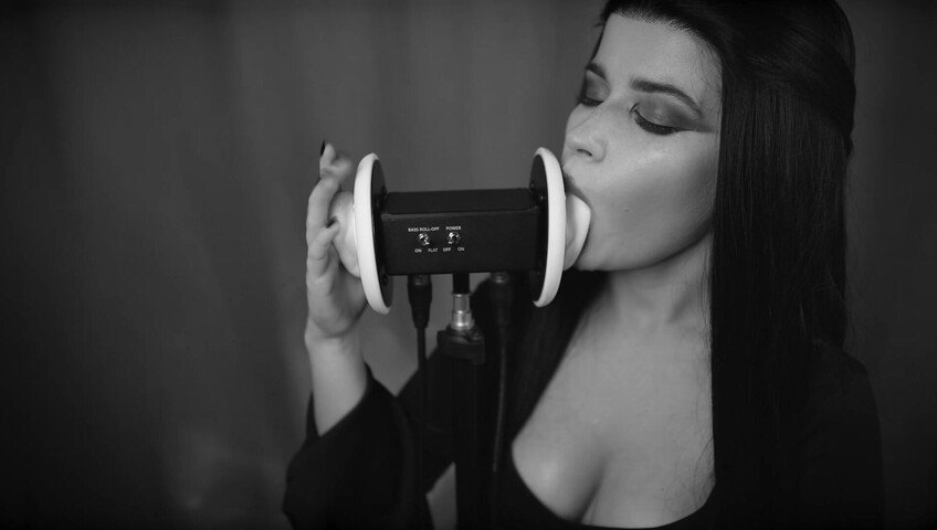 Lerka ASMRka - Halloween ASMR Morticia Addams | Ear licking