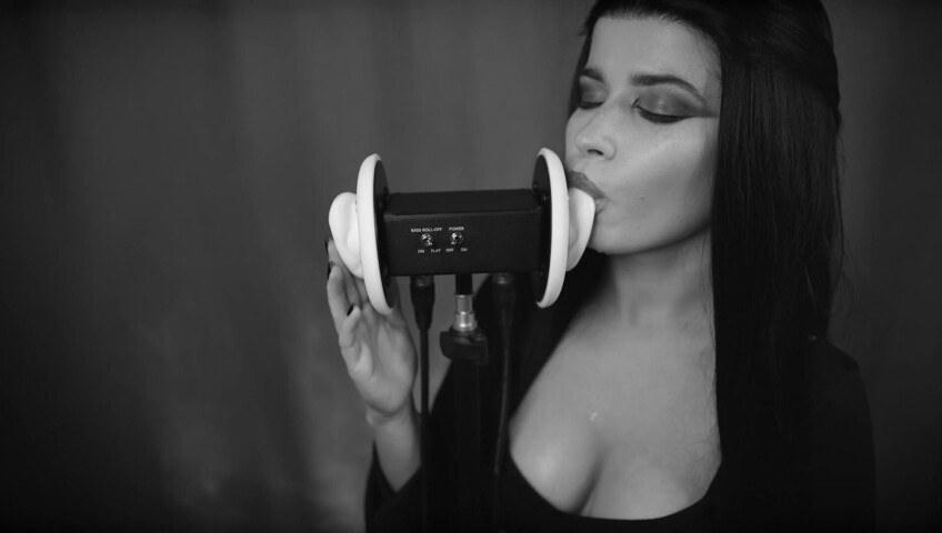 Lerka ASMRka - Halloween ASMR Morticia Addams | Ear licking