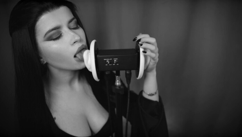 Lerka ASMRka - Halloween ASMR Morticia Addams | Ear licking