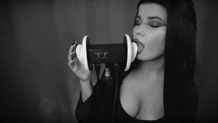 Lerka ASMRka - Halloween ASMR Morticia Addams | Ear licking