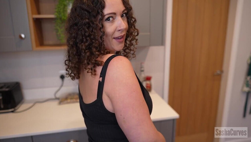 SashaCurves - Moms Twin 12 Days Of Christmas