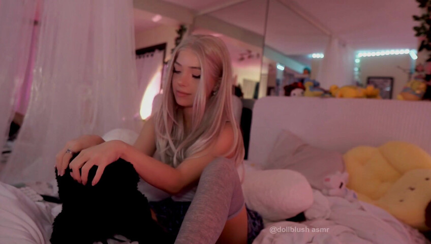 Dollblush ASMR - 13 January 2026 - Mouth Sounds ♡ Kisses ♡ Fabric Triggers ♡ Rambling