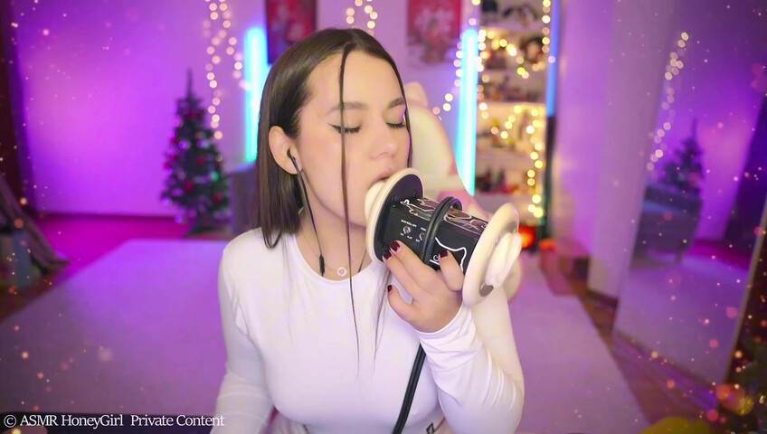 HoneyGirl ASMR - 14 January 2026 - Ear Licking