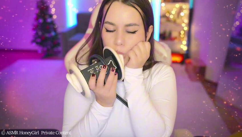 HoneyGirl ASMR - 14 January 2026 - Ear Licking