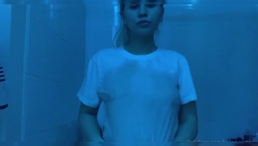 ASMR By K - Bath Tub Twerk