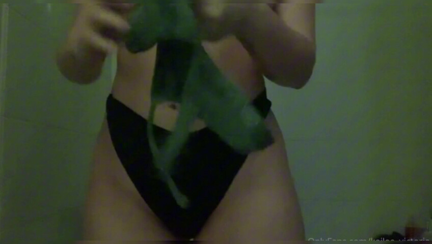 ASMR By K - Bath Tub Twerk