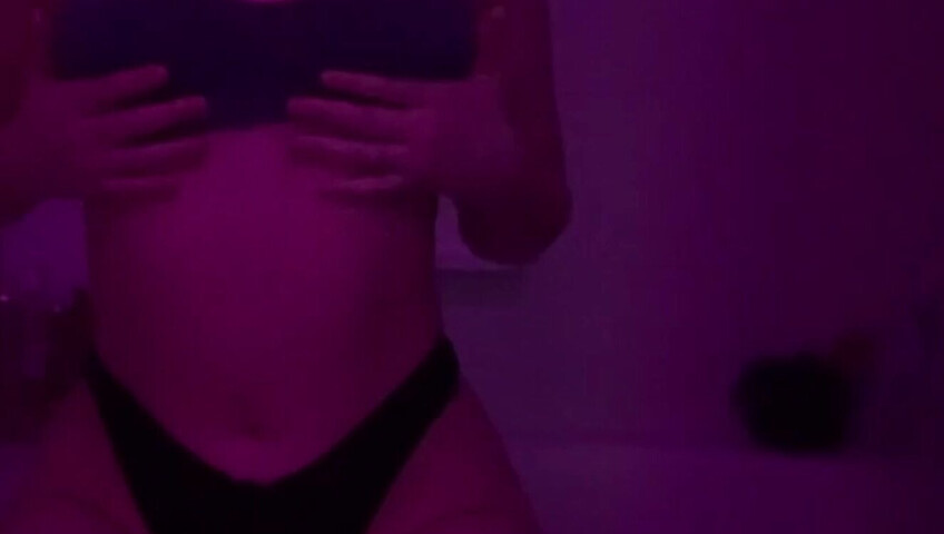 ASMR By K - Bath Tub Twerk