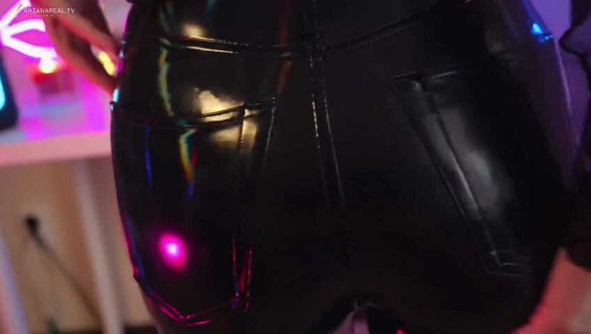 ArianaRealTV - ASMR Latex, Vape, Breathing, & Licking Sounds, No Talking