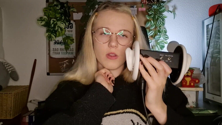 Lym's Cozy ASMR - [Exclusive] Side view ear eating & tongue fluttering (Patreon)