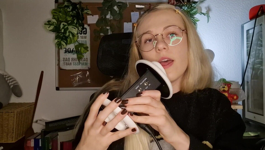 Lym's Cozy ASMR - [Exclusive] Side view ear eating & tongue fluttering (Patreon)