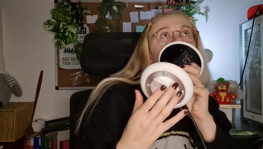 Lym's Cozy ASMR - [Exclusive] Side view ear eating & tongue fluttering (Patreon)