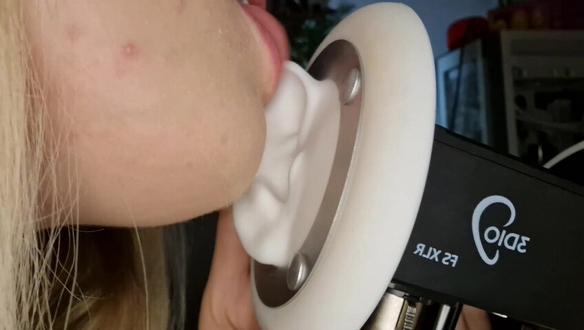 Lym's Cozy ASMR - [Exclusive] Side view ear eating & tongue fluttering (Patreon)