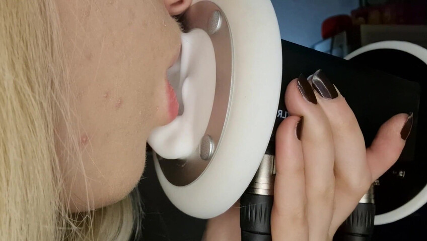 Lym's Cozy ASMR - [Exclusive] Side view ear eating & tongue fluttering (Patreon)